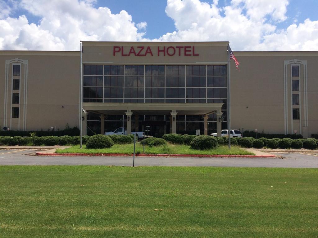 Plaza Hotel And Suites Pine Bluff Exteriör bild