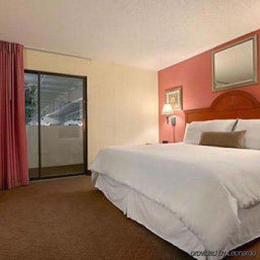 Plaza Hotel And Suites Pine Bluff Rum bild